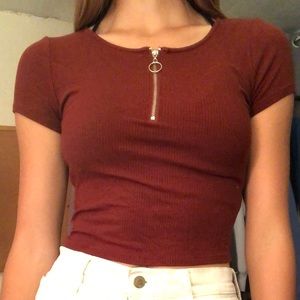 🐻Lightly worn cropped T-shirt🐻